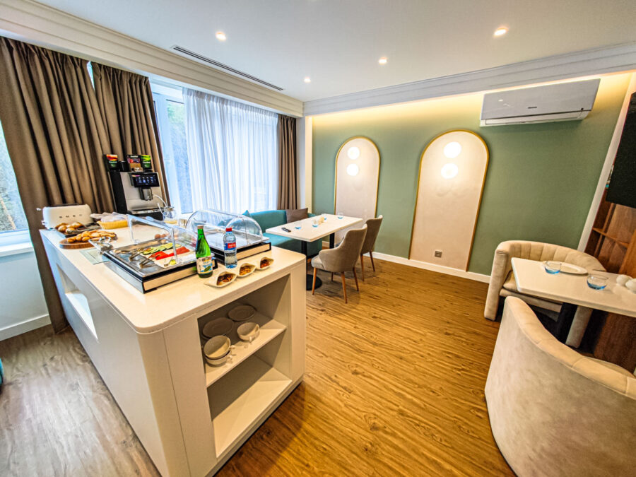 Фито и снэк бар на клубном этаже в санатории «Родник» в г. Кисловодске - фотография