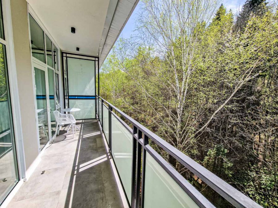 Номер Делюкс на клубного этаже в санатории «Родник» в г. Кисловодске - фотография