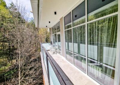 Номер Делюкс на клубного этаже в санатории «Родник» в г. Кисловодске - фотография