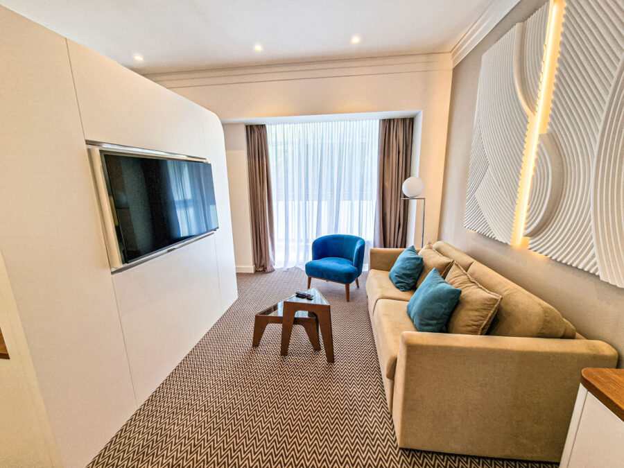 Номер Делюкс на клубного этаже в санатории «Родник» в г. Кисловодске - фотография