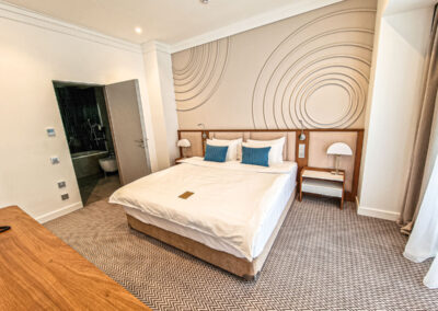 Номер Делюкс на клубного этаже в санатории «Родник» в г. Кисловодске - фотография