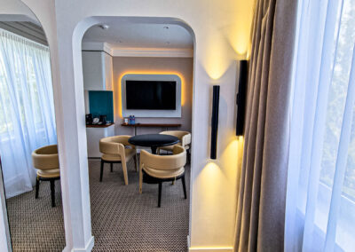 Номер Люкс на клубного этаже в санатории «Родник» в г. Кисловодске - фотография