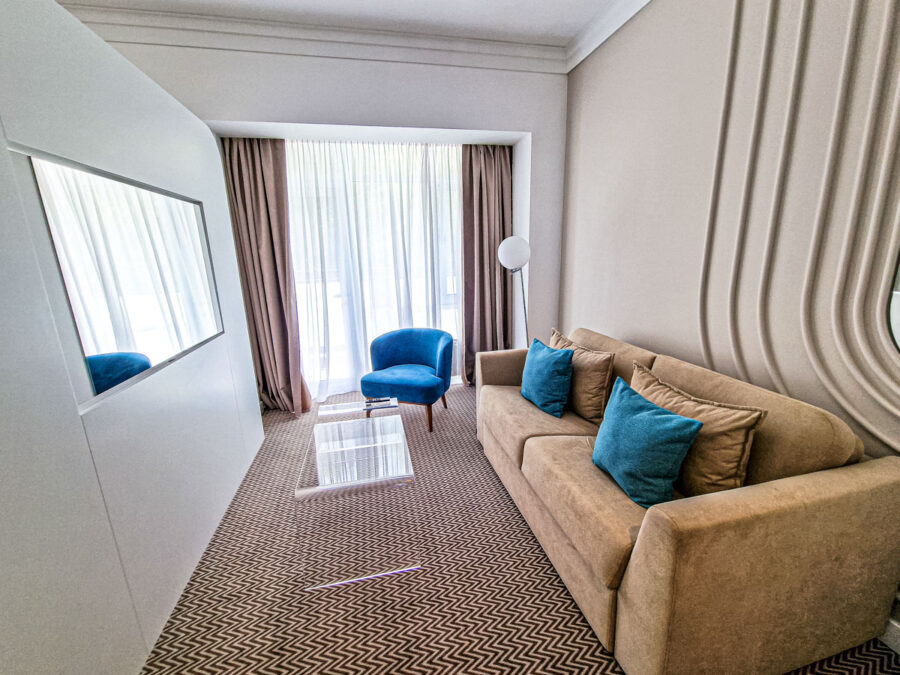 Номер Люкс на клубного этаже в санатории «Родник» в г. Кисловодске - фотография