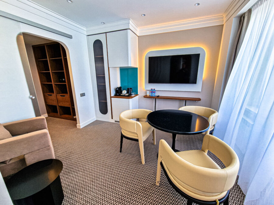 Номер Люкс на клубного этаже в санатории «Родник» в г. Кисловодске - фотография