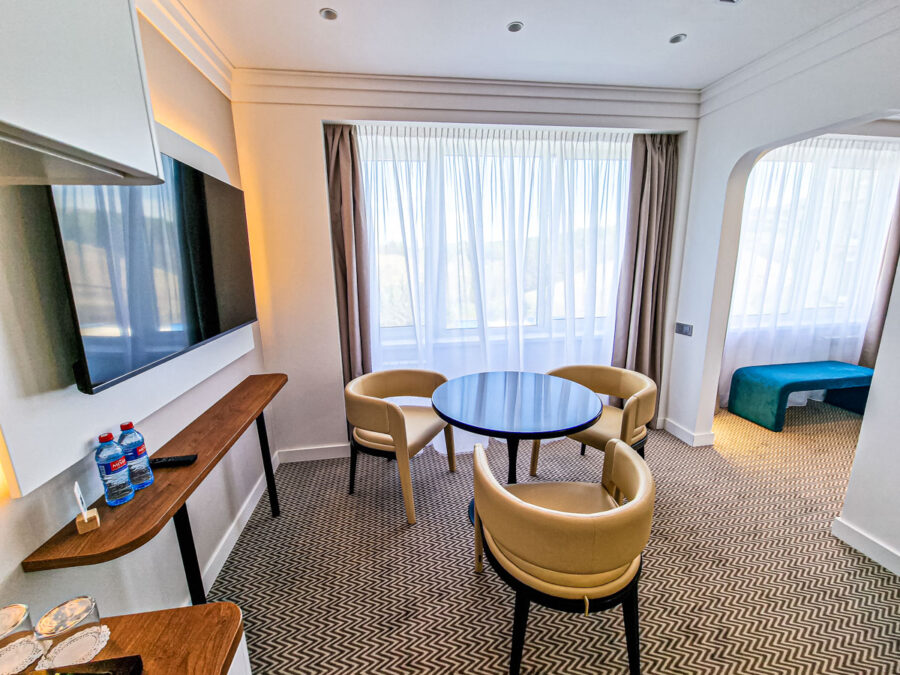 Номер Люкс на клубного этаже в санатории «Родник» в г. Кисловодске - фотография