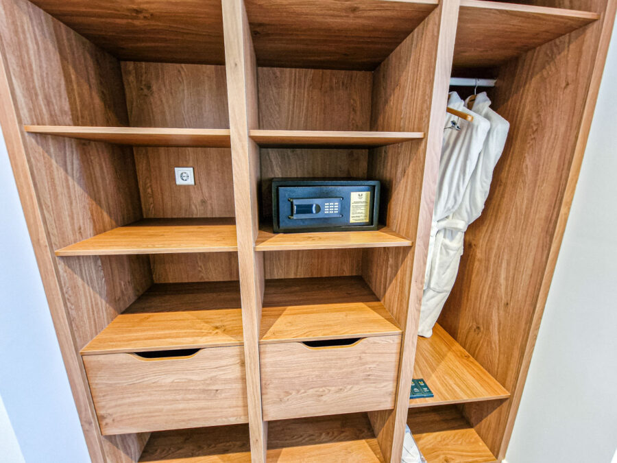 Номер Люкс на клубного этаже в санатории «Родник» в г. Кисловодске - фотография