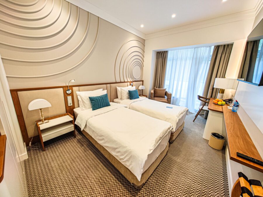 Номер Стандарт на клубном этаже в санатории «Родник» в г. Кисловодске - фотография