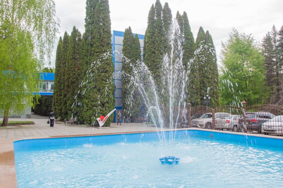 Фонтан в санатории «Родник» в Кисловодске - фотография