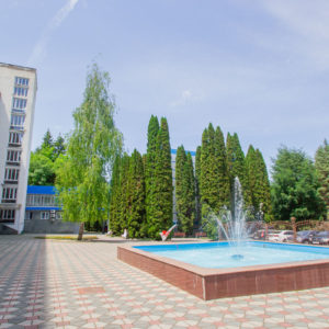 Фонтан в санатории «Родник» в Кисловодске - фотография