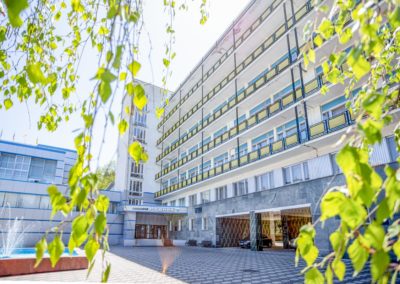 Главный корпус в санатории «Родник» в Кисловодске - фотография