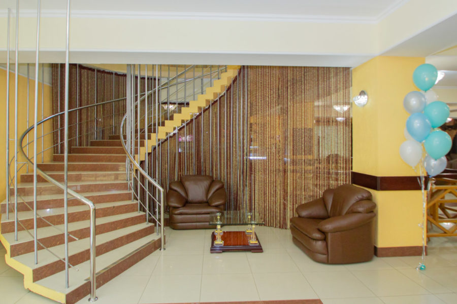 Лестница в санатории «Родник» в Кисловодске - фотография