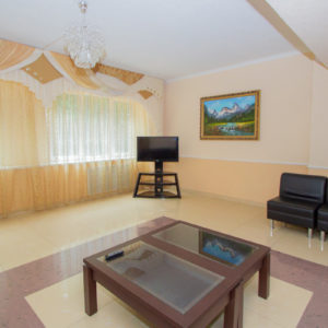 Холл в санатории «Родник» в Кисловодске - фотография