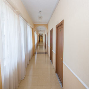 Коридор в санатории «Родник» в Кисловодске - фотография