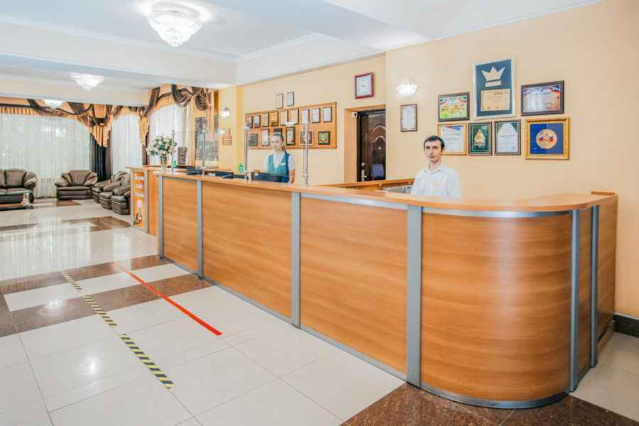Ресепшн в санатории «Родник» в Кисловодске - фотография