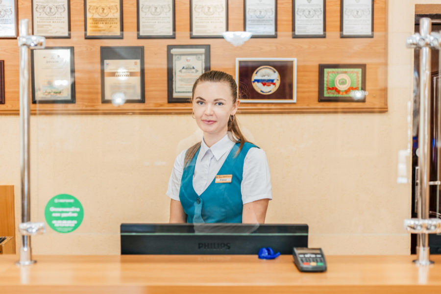 Ресепшн в санатории «Родник» в Кисловодске - фотография