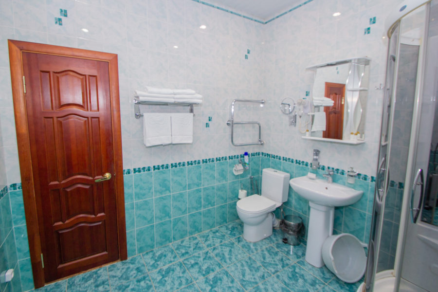 Номер «Люкс 3-комнатный» в санатории «Родник» в Кисловодске - фотография