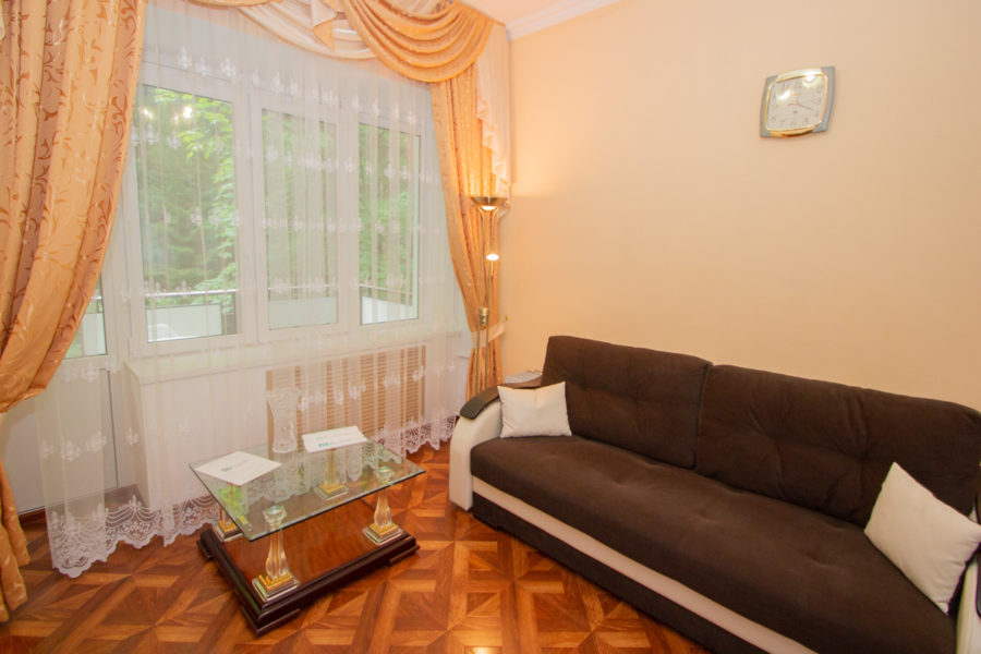 Номер «Люкс 3-комнатный» в санатории «Родник» в Кисловодске - фотография