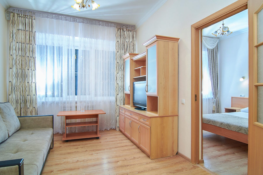 Номер «Люкс 2-комнатный» в санатории «Родник» в Кисловодске - фотография