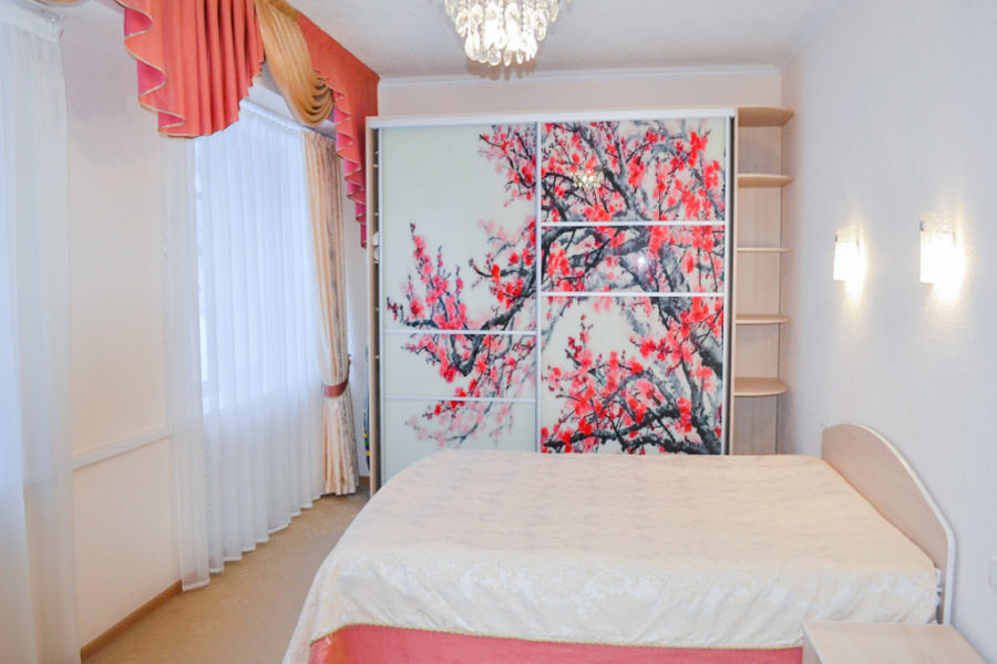 Номер «Люкс 2-комнатный» в санатории «Родник» в Кисловодске - фотография