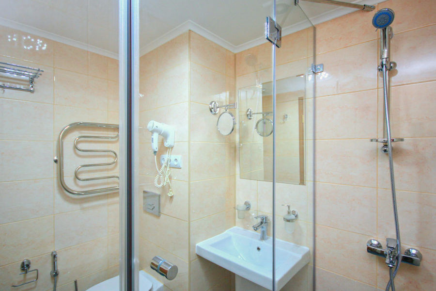 Номер «Стандарт улучшенный без балкона» в санатории «Родник» в Кисловодске - фотография