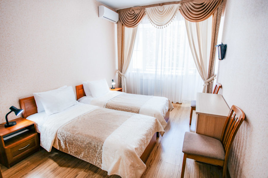 Номер «Стандарт двухместный» в санатории «Родник» в Кисловодске - фотография