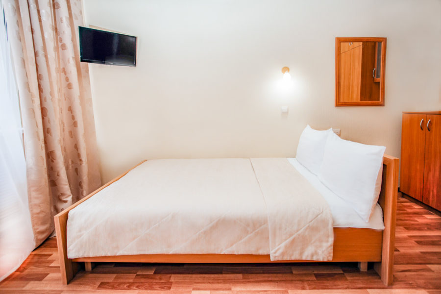 Номер «Стандарт одноместный» в санатории «Родник» в Кисловодске - фотография