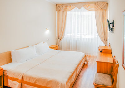 Номер «Стандарт улучшенный» в санатории «Родник» в Кисловодске - фотография