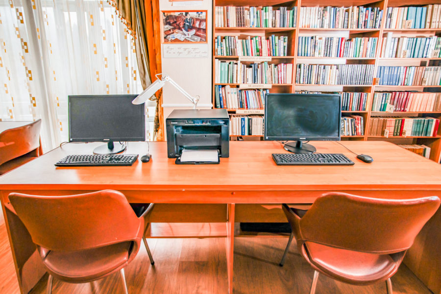 Библиотека в санатории «Родник» в Кисловодске - фотография