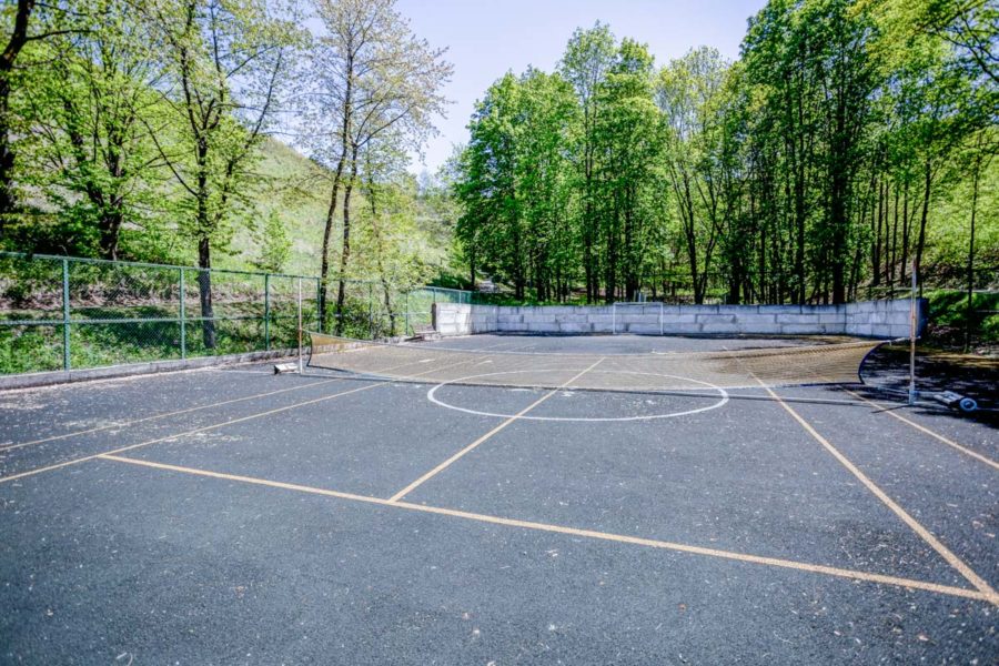 Теннисный корт в санатории «Родник» в Кисловодске - фотография