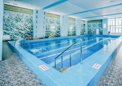 Бассейн в санатории «Родник» в Кисловодске - фотография