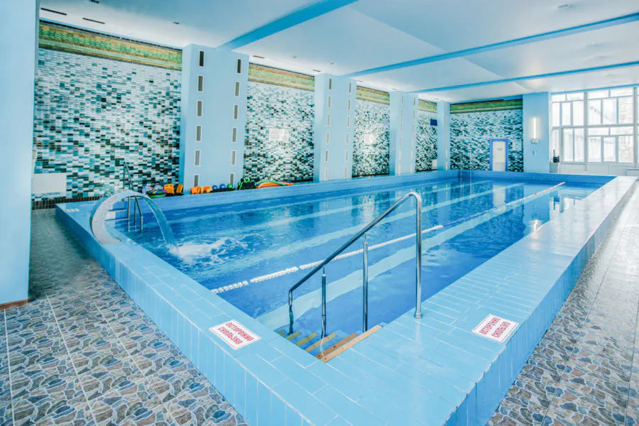 Бассейн в санатории «Родник» в Кисловодске - фотография