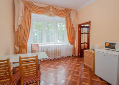 Номер «Люкс 3-комнатный» в санатории «Родник» в Кисловодске - фотография