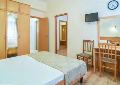 Номер «Люкс 2-комнатный» в санатории «Родник» в Кисловодске - фотография