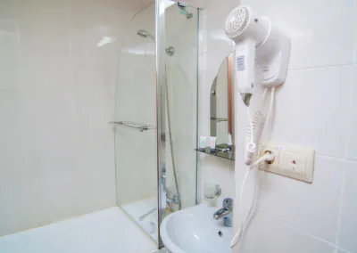 Номер «Стандарт двухместный» в санатории «Родник» в Кисловодске - фотография