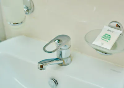 Номер «Стандарт одноместный» в санатории «Родник» в Кисловодске - фотография