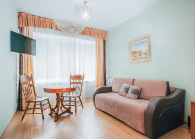 Номер «Люкс 2-комнатный» в санатории «Родник» в Кисловодске - фотография