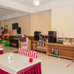 Обеденный зал в санатории «Родник» в Кисловодске - фотография