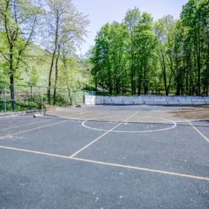 Теннисный корт в санатории «Родник» в Кисловодске - фотография